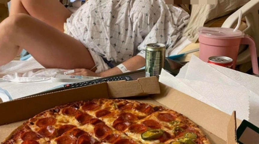 Tepki &ccedil;eken kare! Karısı acı i&ccedil;inde kıvrandı o pizza yedi