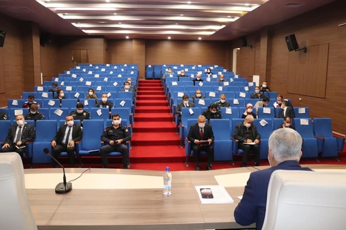 Tavşanlı&rsquo;da Korona vir&uuml;s tedbirleri masaya yatırıldı