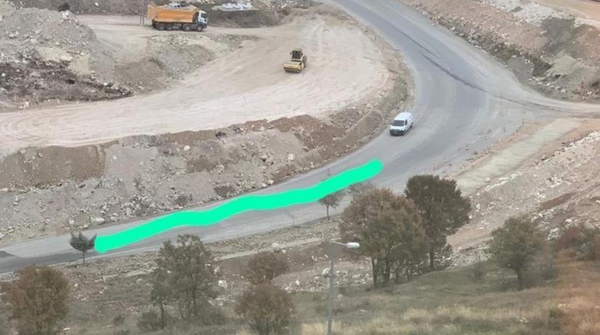 Yolda uyarıcı levha olmaması kazaya davetiye &ccedil;ıkarıyor