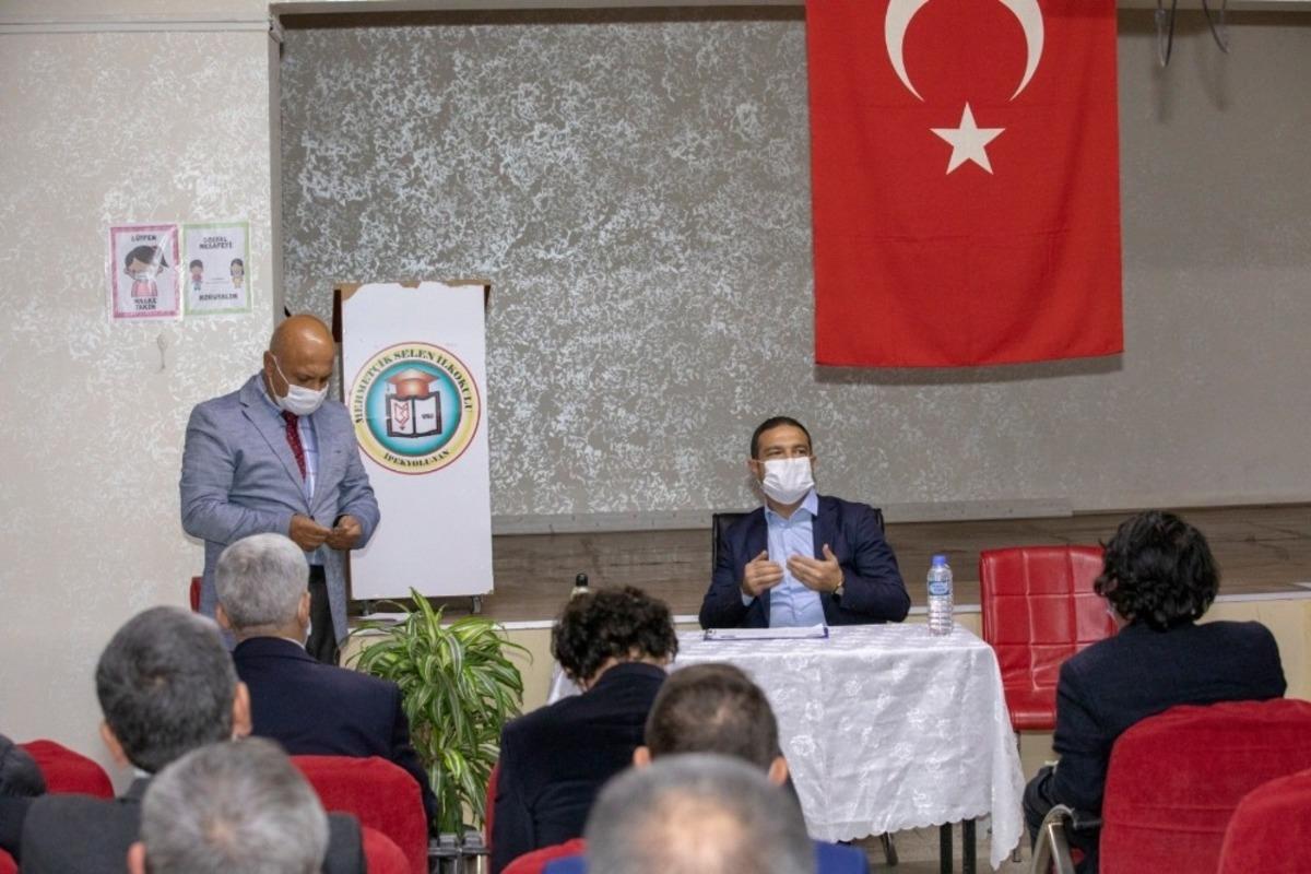 Başkan Vekili Aslan Hatuniye Mahallesi sakinleriyle bir araya geldi