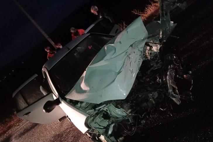 Çorum’da otomobil ile hafif ticari araç çarpıştı: 3 yaralı G2