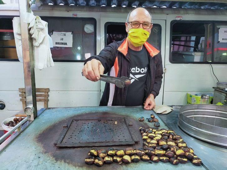 Hem ekmeğini kazanıyor, hem geleneği yaşatıyor G1