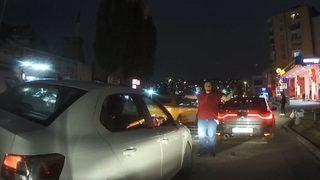 Beyoğlu'nda trafik zorbasına dayak! Kameralar anbean kaydetti