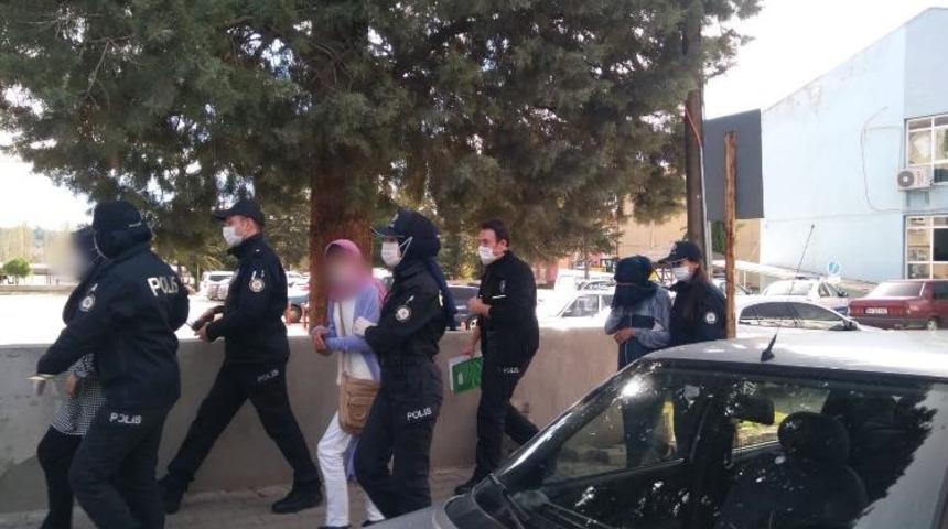 Gediz’de hırsızlık zanlısı 3 kadın yakalandı