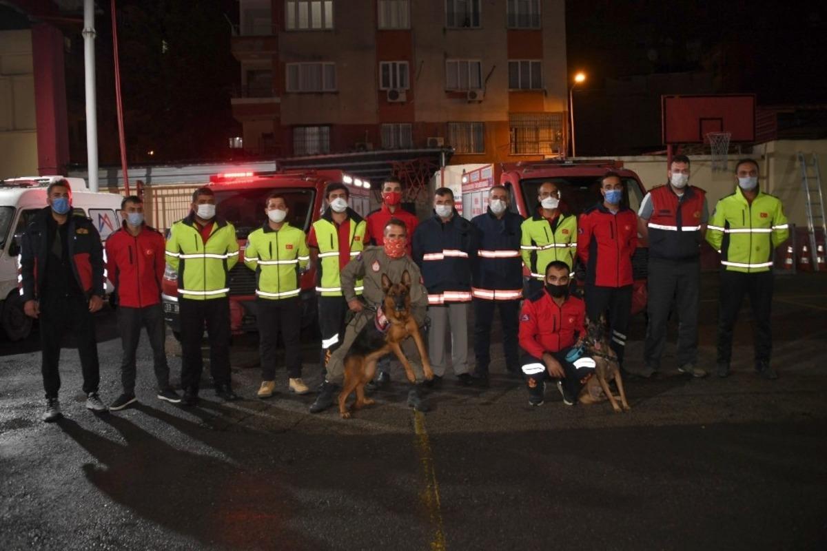 7 kişinin canlı olarak enkazdan &ccedil;ıkarılmasına yardım eden ekip, Mersin&rsquo;e d&ouml;nd&uuml;