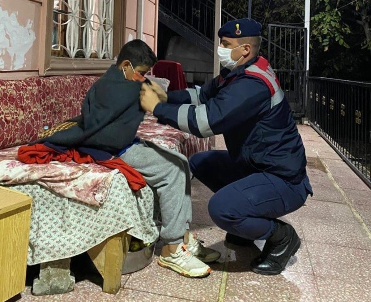 Kayıp &ccedil;ocuk jandarma ekipleri tarafından bulundu