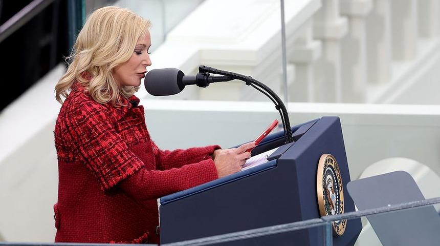 ABD se&ccedil;imleri: Trump'ın ruhani danışmanı Paula White-Cain se&ccedil;im ayininde 'Zaferin sesini duyuyorum' dedi