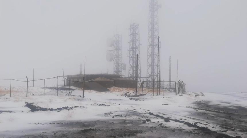 Erzincan&rsquo;ın y&uuml;ksek kesimleri kardan beyaza b&uuml;r&uuml;nd&uuml;