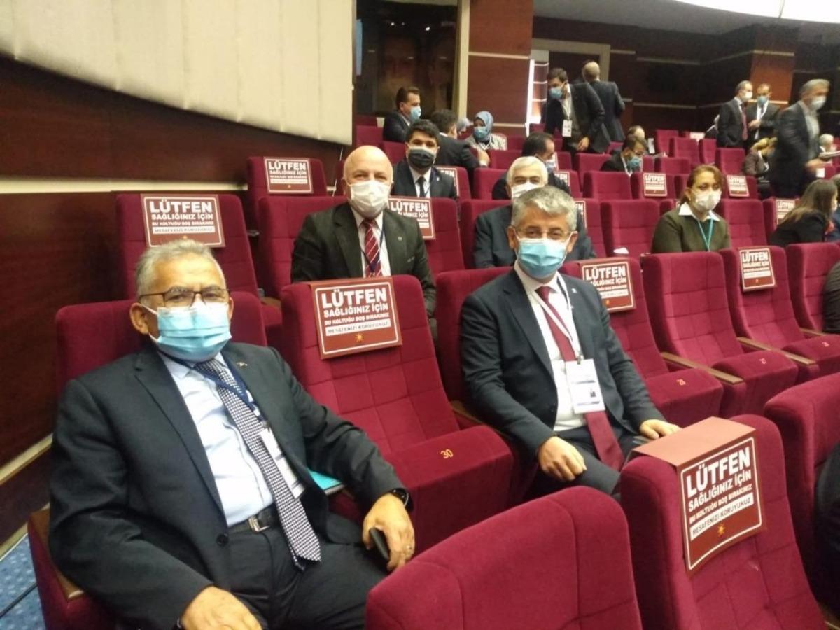 B&uuml;y&uuml;kkılı&ccedil;, "Şehrimiz i&ccedil;in &ccedil;alışıyor, g&ouml;n&uuml;l sofrasını kuruyoruz"