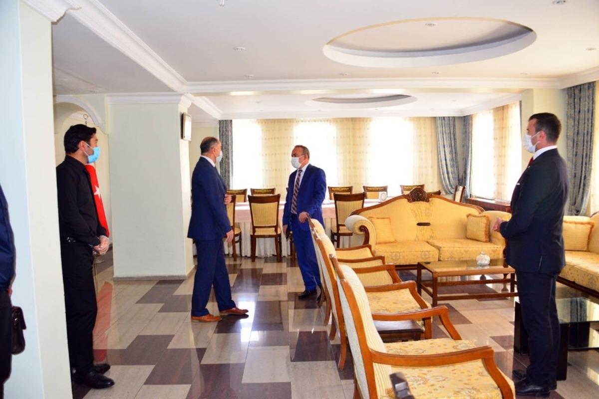 Vali H&uuml;seyin &Ouml;ner, &Ouml;ğretmen Evini denetledi