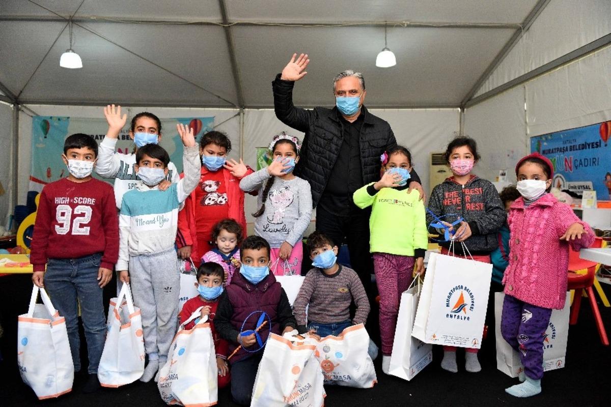 Başkan Uysal, deprem b&ouml;lgesinde