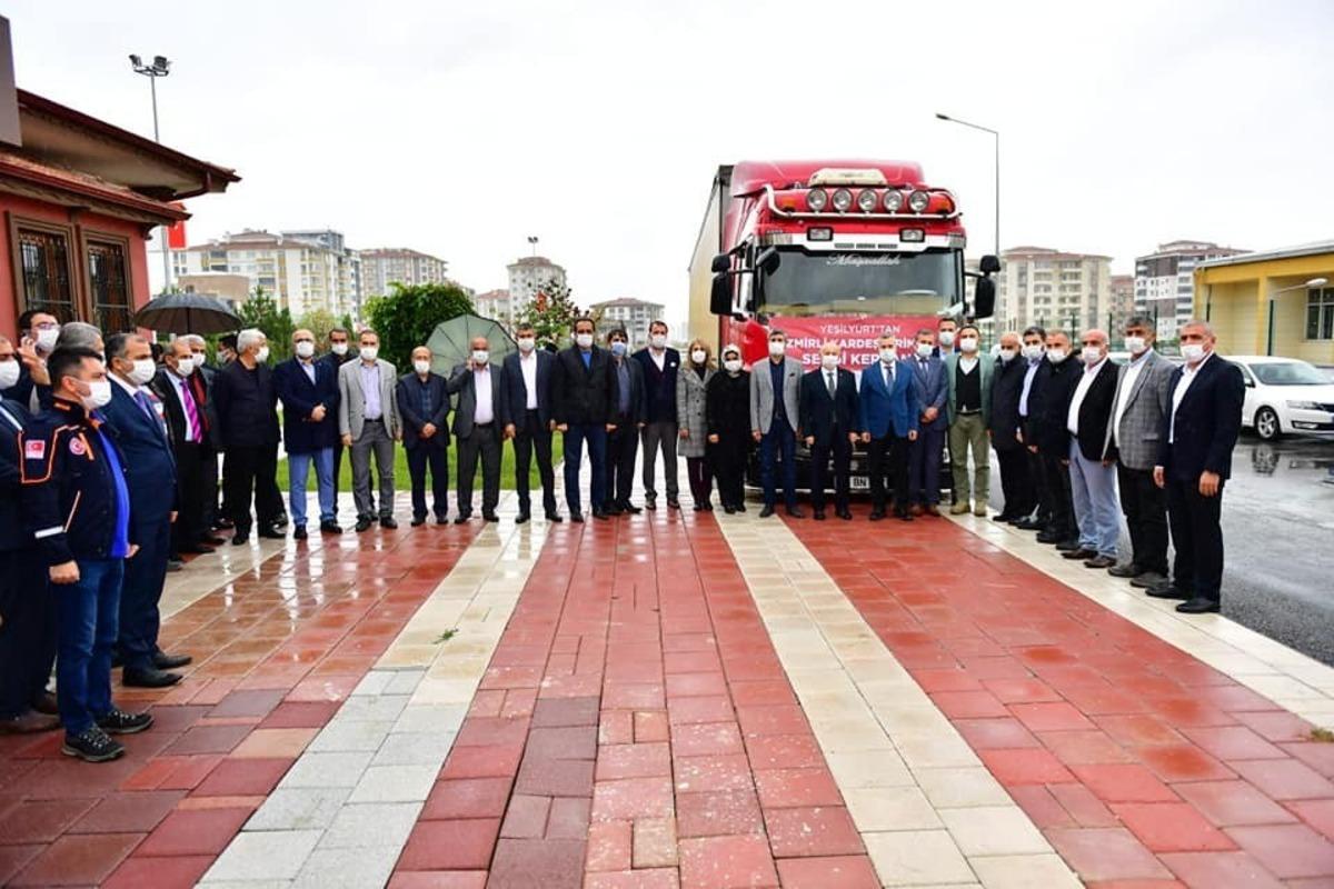Yeşilyurt&rsquo;tan İzmir&rsquo;e 10 ton gıda ve 500 battaniye desteği