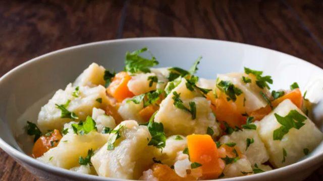 Ayvalı portakallı kereviz nasıl yapılır? Ayvalı portakallı kereviz tarifi nedir? Ayvalı portakallı kereviz malzemeleri nelerdir? İşte Ayvalı portakallı kereviz tarifi