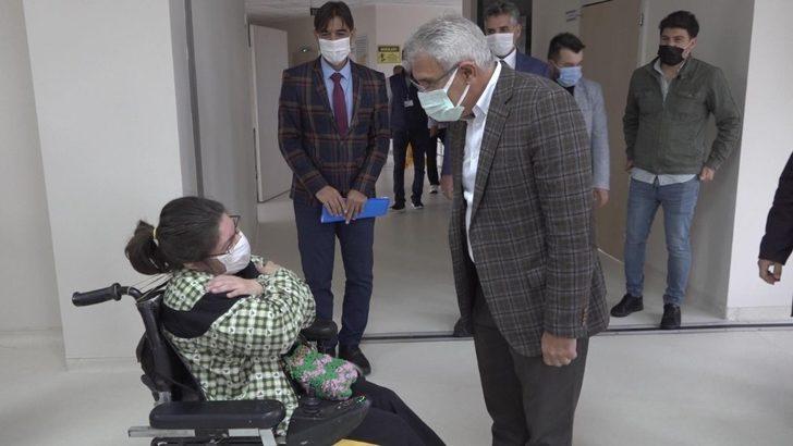 Başkan Güder engellilere olan çay ve kahve sözünü tuttu G3