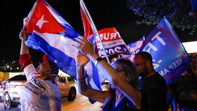 Florida'da Trump destekçisi Kübalı Amerikalılar kutlamalar için sokaklardaydı.