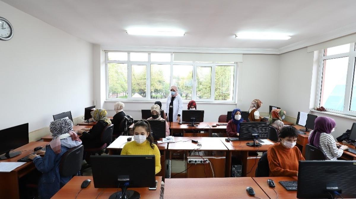 KOMEK&rsquo;te yeni d&ouml;nem, y&uuml;z y&uuml;ze ve uzaktan eğitimlerle başladı