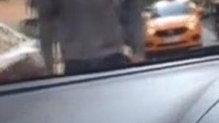 Fatih'te dehşete düşüren görüntü! Filyasyon ekibine bıçak çekti