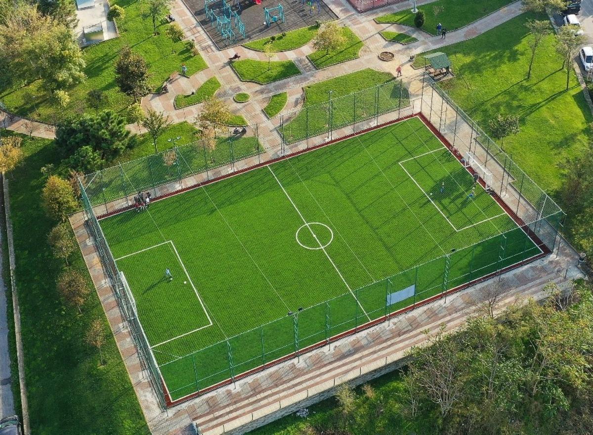 A1 Caddesi&rsquo;ndeki futbol sahası yenilendi