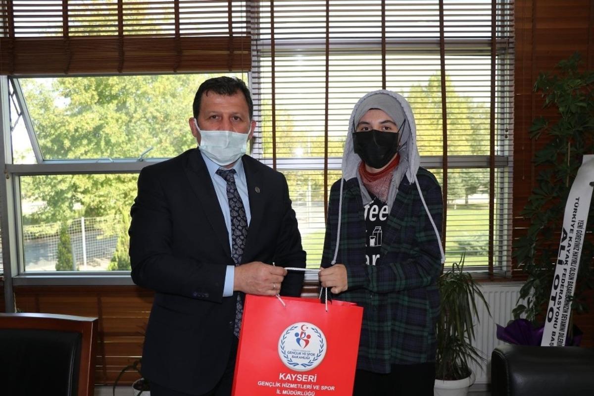 Şampiyonlardan Kabakcı&rsquo;ya ziyaret