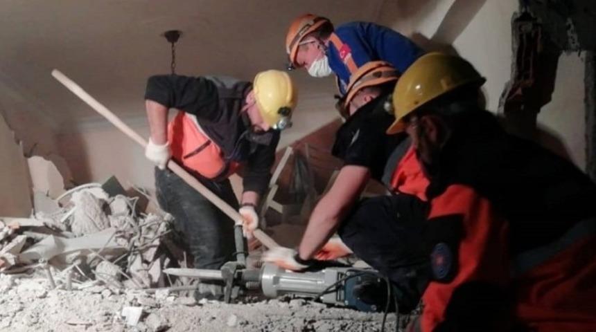 Deprem sonrası kurtarma ekibinde yer almışlardı! Kahramanlar o anları anlattı