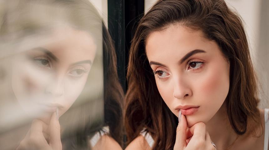 Adet gecikmesi nedir? Adet gecikmesinin nedenleri neler?