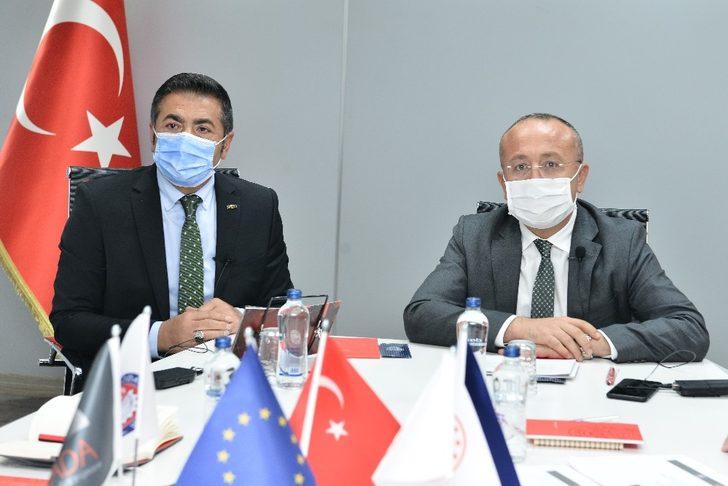 DTO’nun ’Teknik Tekstile Dönüşüm’ projesinde danışma kurulu toplandı G1