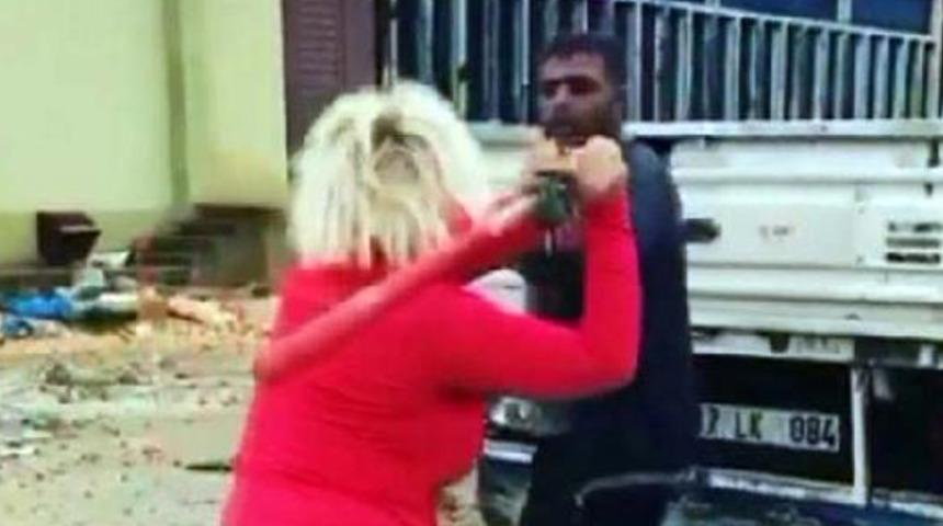 Hayvansever kadın çılgına döndü, beyzbol sopasıyla saldırdı