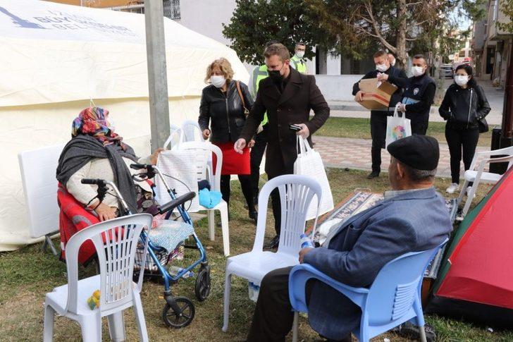 Manisa Büyükşehir Belediyesinden depremzedelere psikolojik destek G1