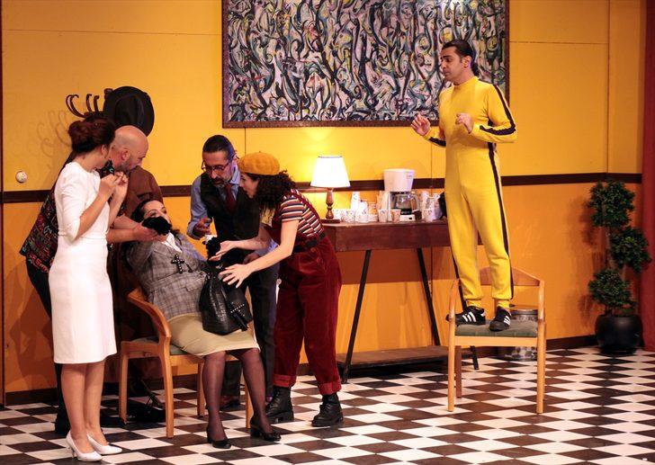 Antalya Şehir Tiyatroları "Takıntılar" oyunuyla perdelerini açtı G2