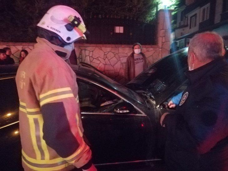 Park halindeki otomobil alev aldı G3