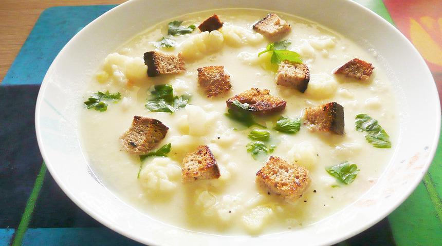 Karnabahar çorbası nasıl yapılır? İşte MasterChef İrlanda usulü karnabahar çorbası tarifi! Karnabahar çorbası malzemeleri neler?