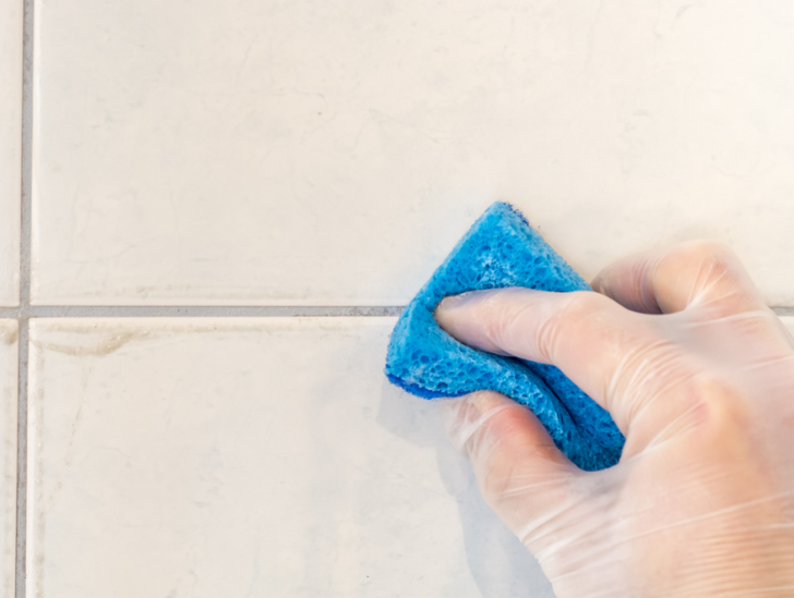 Ev yapımı! Fayans aralarındaki kirleri yok edip, bembeyaz yapıyor