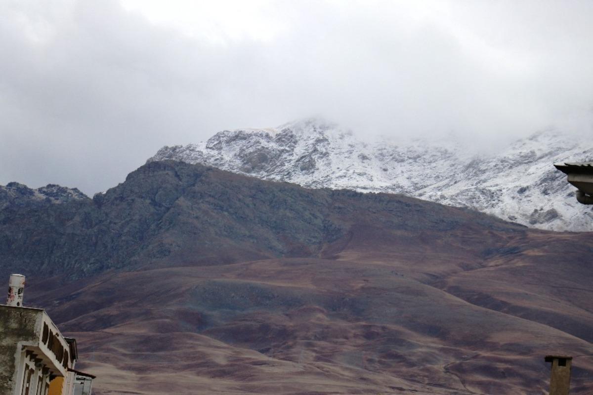 Erek Dağı&rsquo;na mevsimin ilk karı yağdı