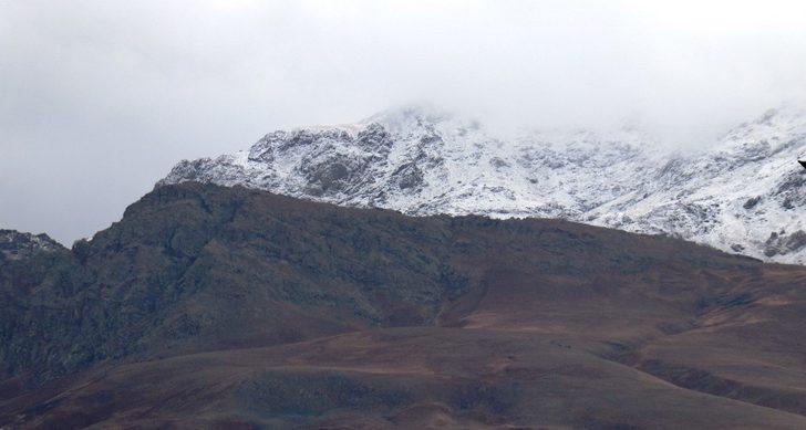 Erek Dağı’na mevsimin ilk karı yağdı G2