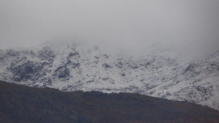 Erek Dağı’na mevsimin ilk karı yağdı G3
