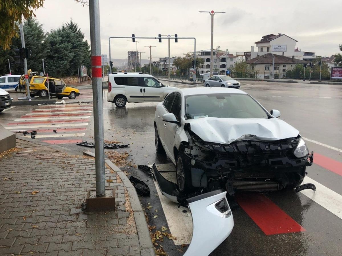 Elazığ&rsquo;da trafik kazası: 1 yaralı