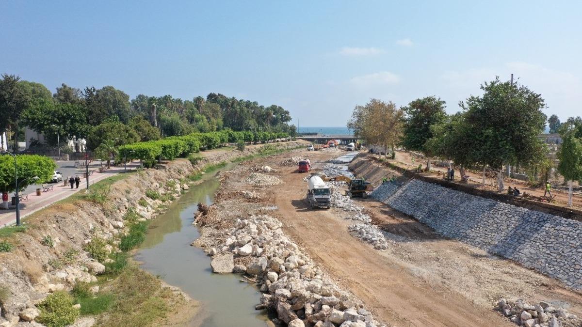 M&uuml;ft&uuml; Deresindeki ıslah &ccedil;alışmalarının y&uuml;zde 75&rsquo;i tamamlandı