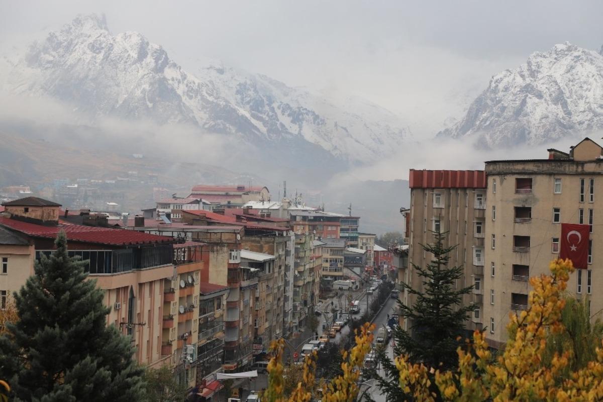 S&uuml;mb&uuml;l Dağı karla kaplandı