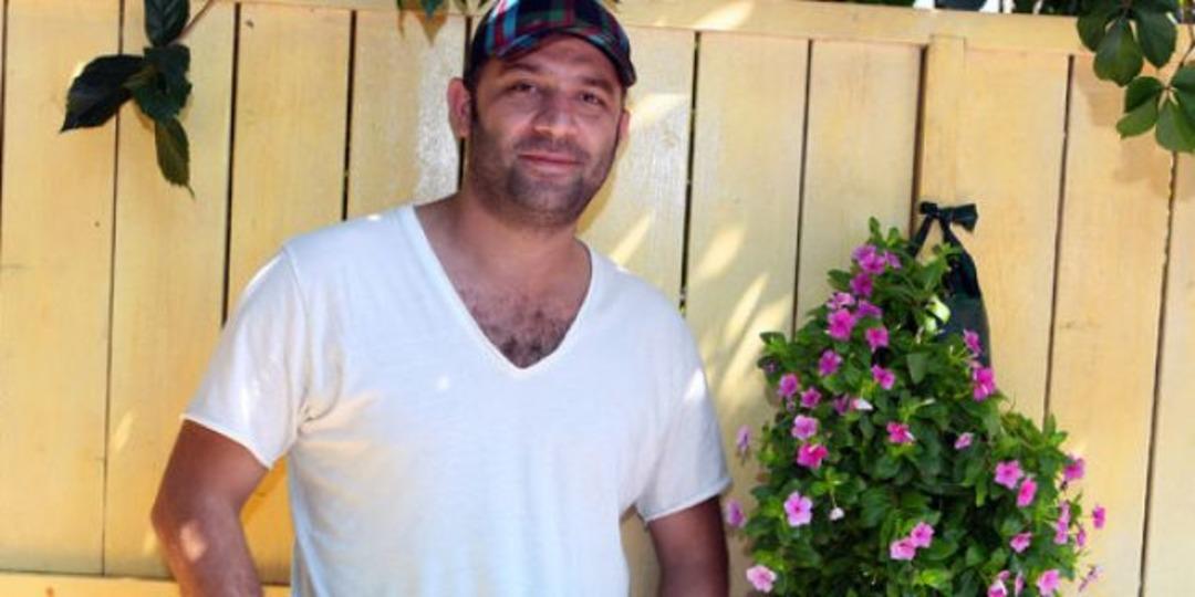 Şevket &Ccedil;oruh 22 yıllık birikimini 'Baba Sahne'ye yatırdı