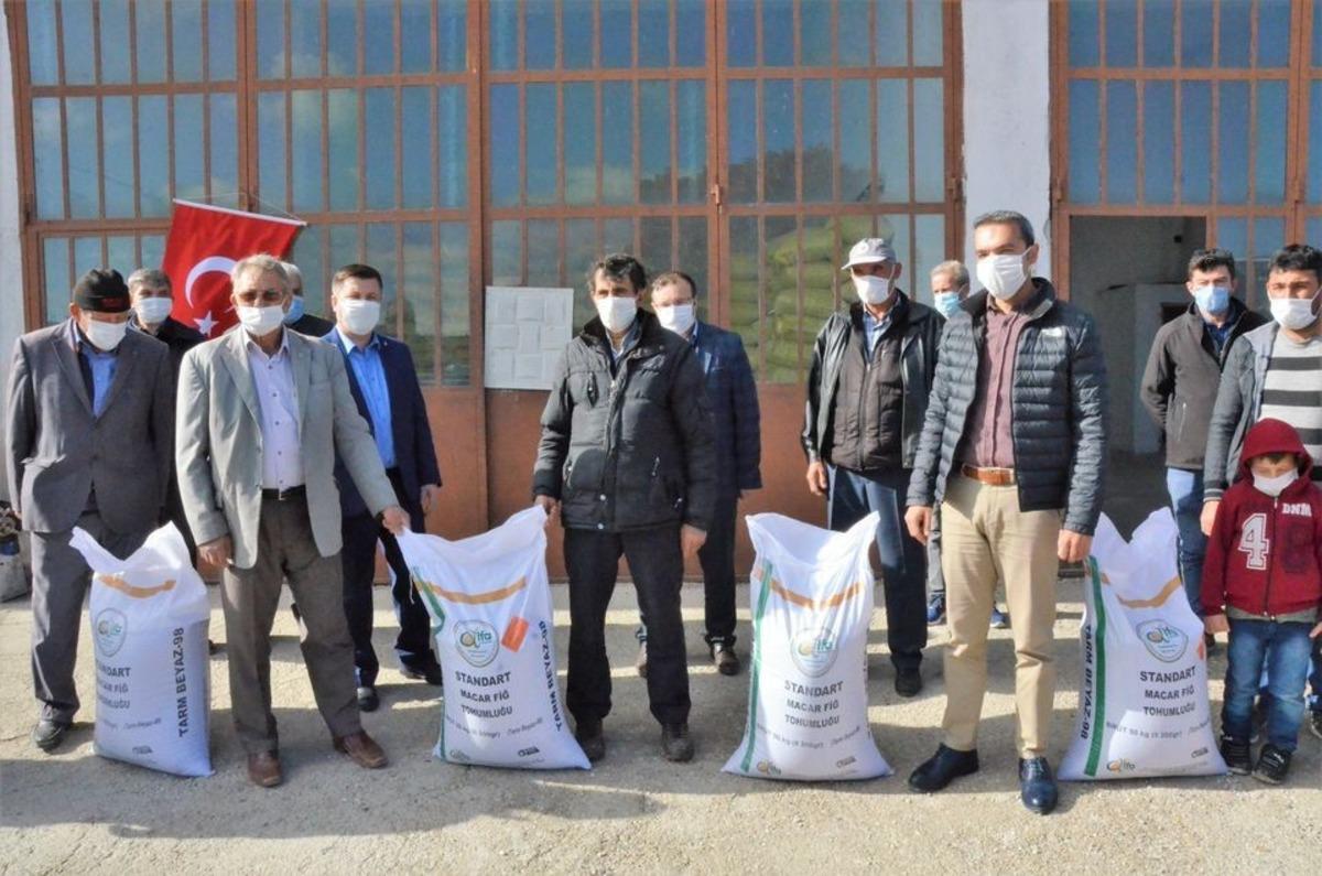 Emet&rsquo;te &uuml;reticilere Macar fiği tohumu dağıtıldı