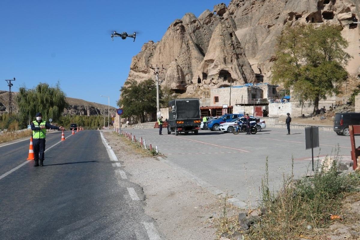 Aksaray&rsquo;da jandarmadan drone ile denetim