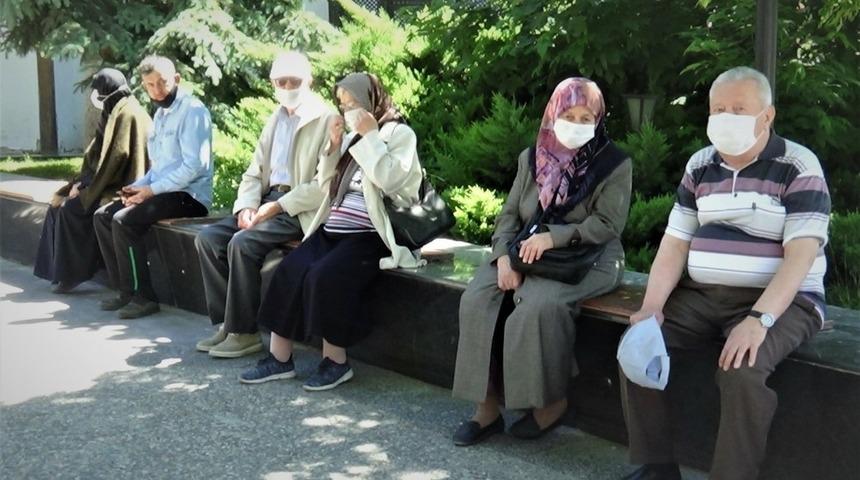 K&uuml;tahya&rsquo;da 65 yaş ve &uuml;st&uuml; vatandaşlara sokağa &ccedil;ıkma kısıtlaması