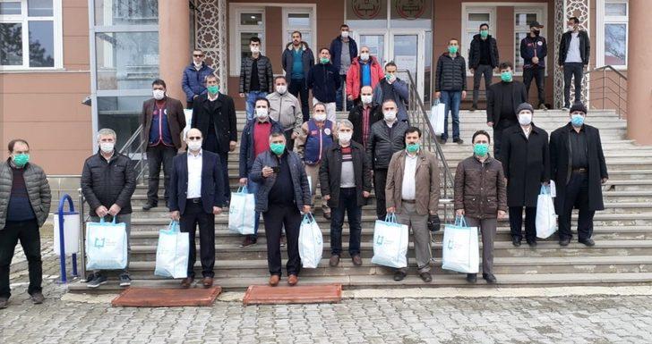 Öğretmen ve öğrencilere maske üretiyorlar G2