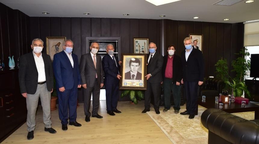 Rektör Ünal’a ’lise fotoğrafı’ sürprizi