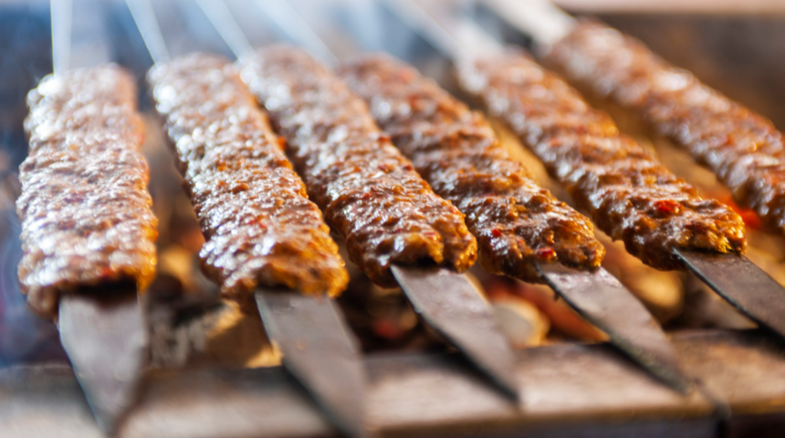 Kebap ustaları ustaları konuştu: Adana mı Urfa mı? 