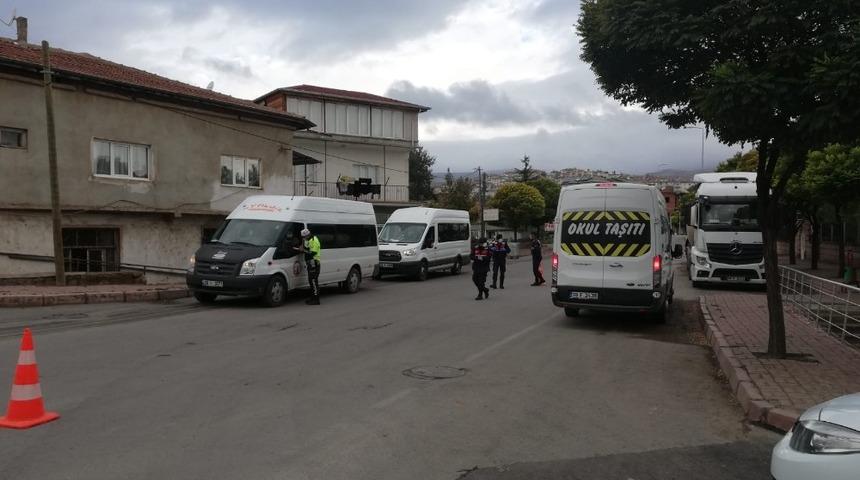Yeşilhisar&rsquo;da korona vir&uuml;s tedbirleri kapsamında toplu taşıma ara&ccedil;ları ve &ouml;ğrenci servisleri denetlendi