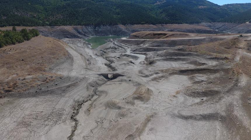 Su altında kalıyordu! Eski köprü gün yüzüne çıktı