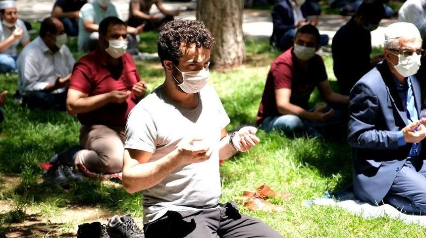 Cuma hutbesinin konusu: "M&uuml;min Sorumluluk Sahibidir"