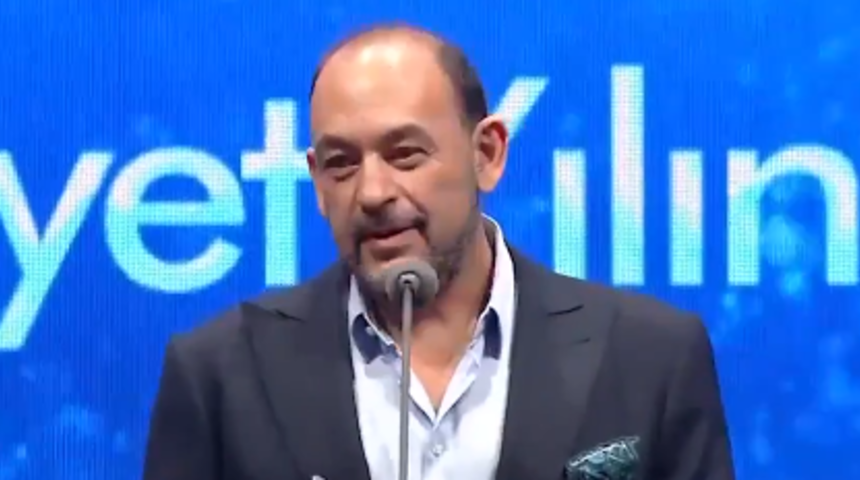 Yılın espor takımı ödülünü aldı