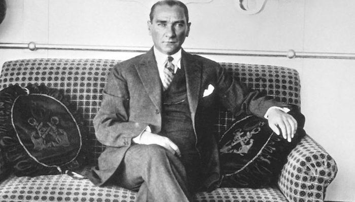Atatürk'ün az bilinen fotoğrafları... Yolumuzu aydınlatan en güzel Atatürk sözleri! Atatürk'ün en güzel fotoğrafları!Atatürk'ün anlamlı sözleri!